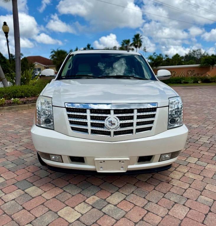 used 2008 Cadillac Escalade car, priced at $8,995