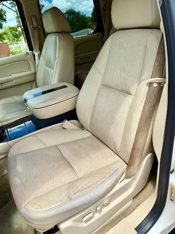 used 2008 Cadillac Escalade car, priced at $8,995