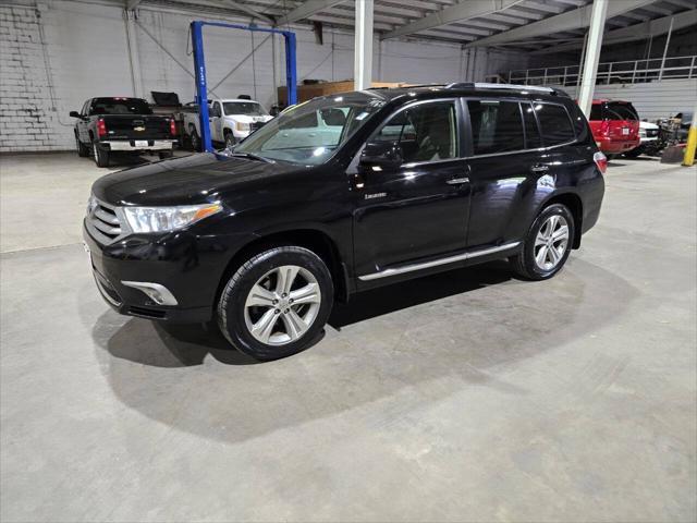 used 2013 Toyota Highlander car, priced at $14,500