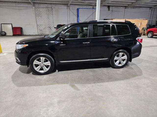 used 2013 Toyota Highlander car, priced at $14,500