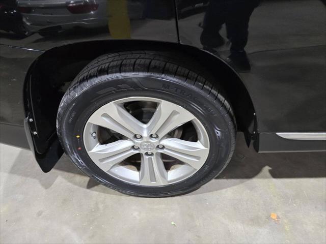 used 2013 Toyota Highlander car, priced at $14,500