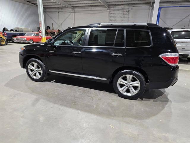 used 2013 Toyota Highlander car, priced at $14,500