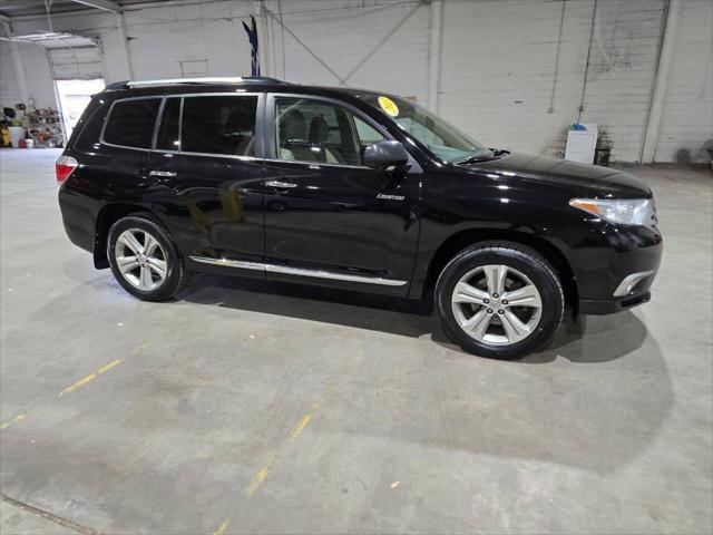 used 2013 Toyota Highlander car, priced at $14,500