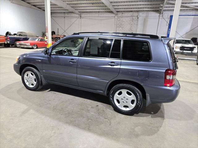 used 2006 Toyota Highlander car, priced at $10,500