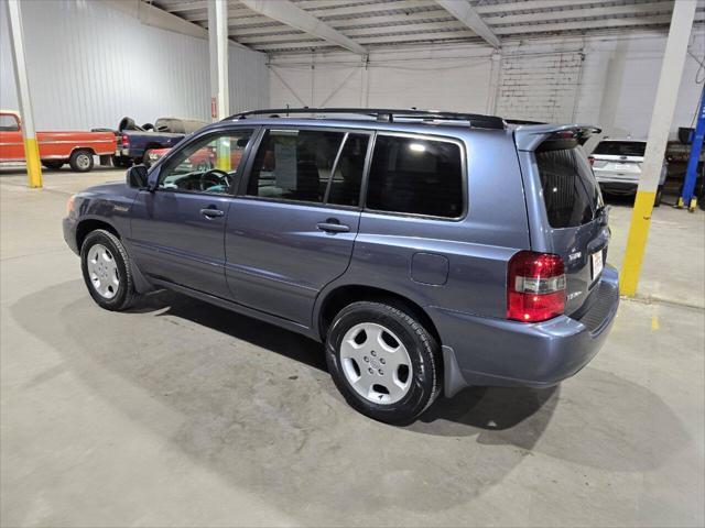 used 2006 Toyota Highlander car, priced at $10,500