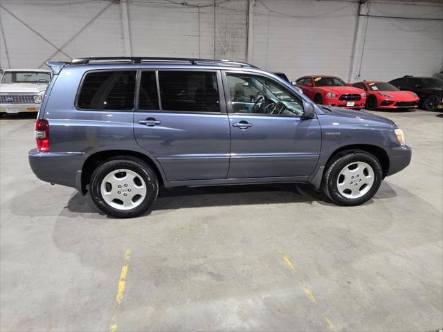 used 2006 Toyota Highlander car, priced at $10,500