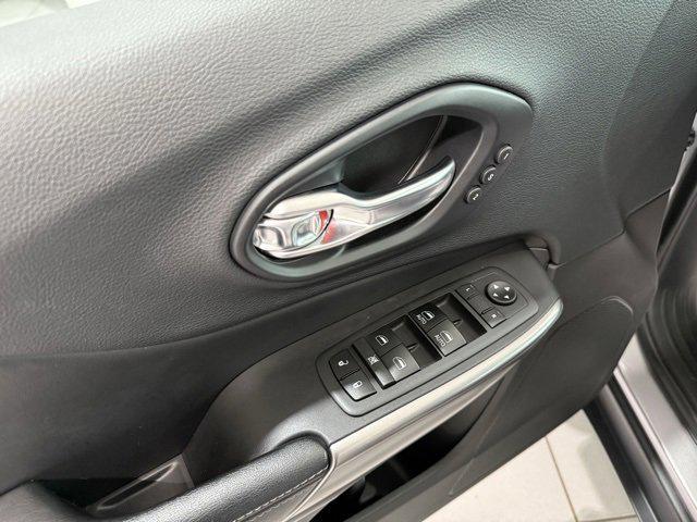 used 2019 Jeep Cherokee car, priced at $19,995