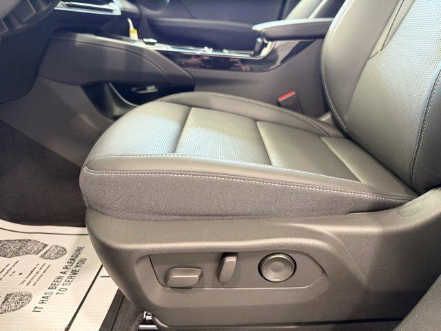 new 2025 Buick Envision car, priced at $35,552