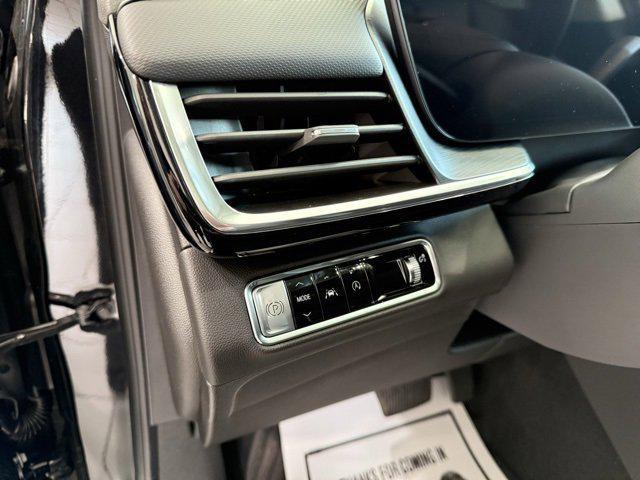new 2025 Buick Envision car, priced at $35,552