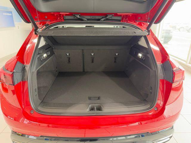 new 2025 Buick Envision car, priced at $37,251