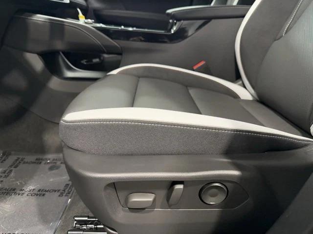 new 2025 Buick Envision car, priced at $38,890