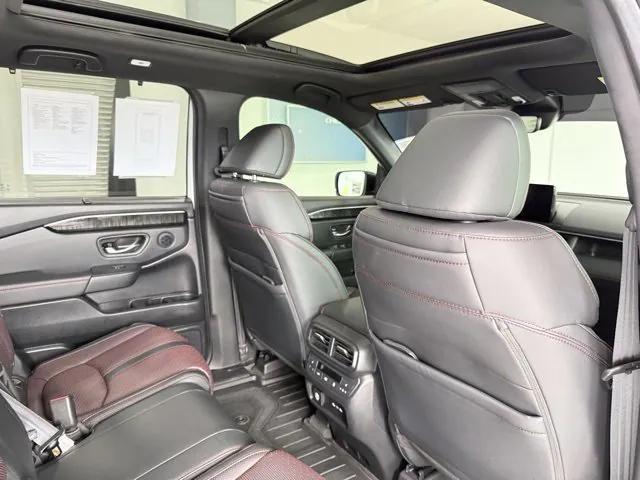 used 2025 Honda Pilot car, priced at $51,995
