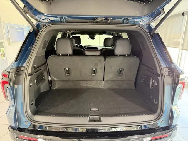 used 2024 Chevrolet Traverse car, priced at $55,795