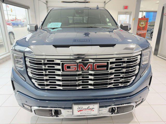 new 2025 GMC Sierra 1500 car, priced at $70,925