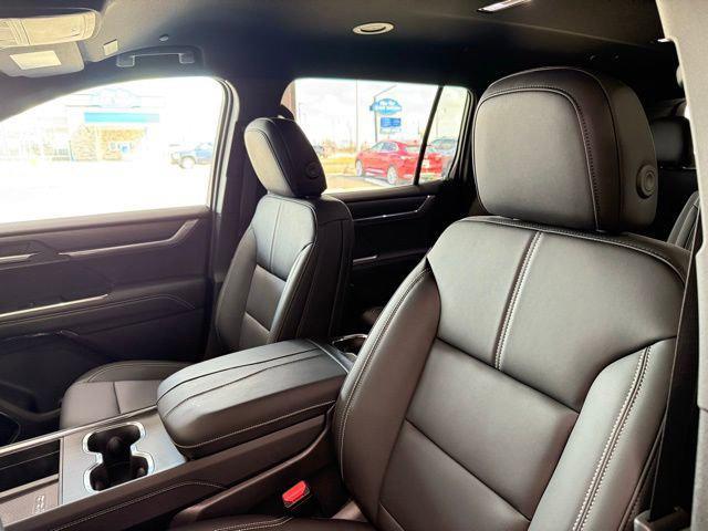 new 2025 GMC Acadia car, priced at $48,992