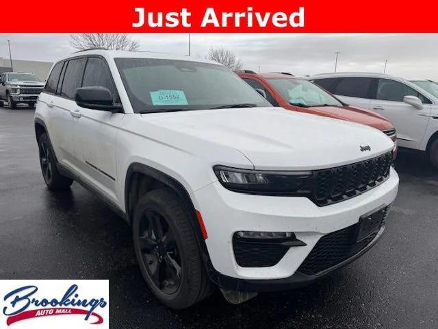 used 2024 Jeep Grand Cherokee car, priced at $35,495