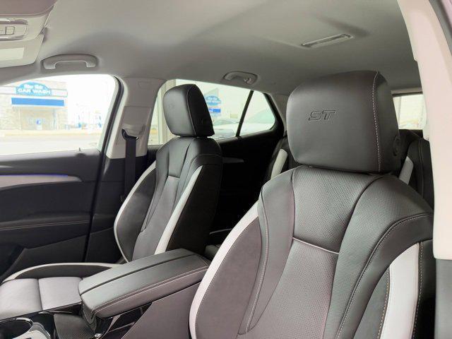 new 2025 Buick Envision car, priced at $37,890