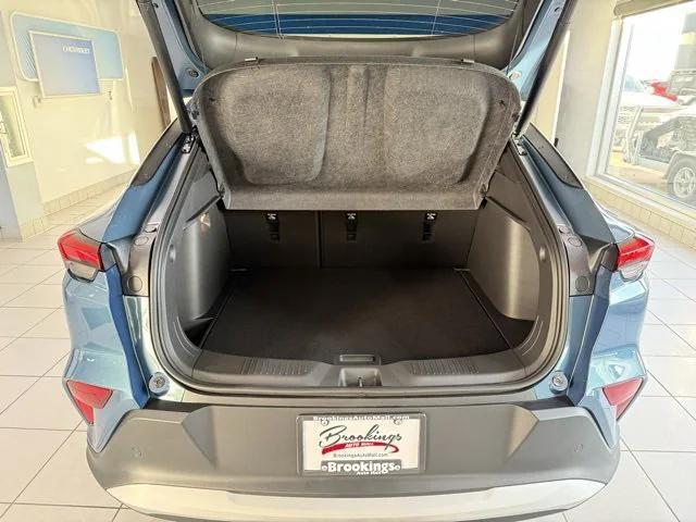 new 2025 Buick Envista car, priced at $25,625