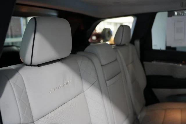 used 2017 Jeep Grand Cherokee car, priced at $19,495