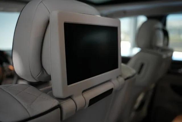 used 2017 Jeep Grand Cherokee car, priced at $19,495