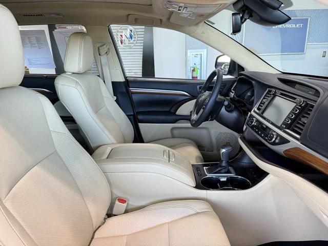 used 2019 Toyota Highlander car, priced at $29,495