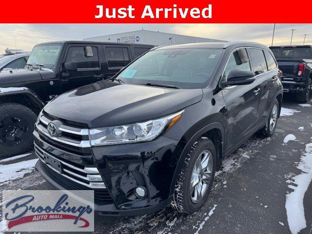 used 2018 Toyota Highlander car, priced at $28,995