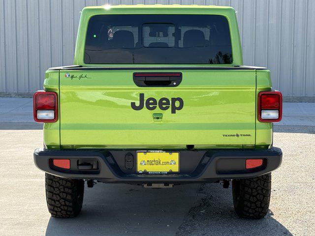 new 2025 Jeep Gladiator car, priced at $38,448