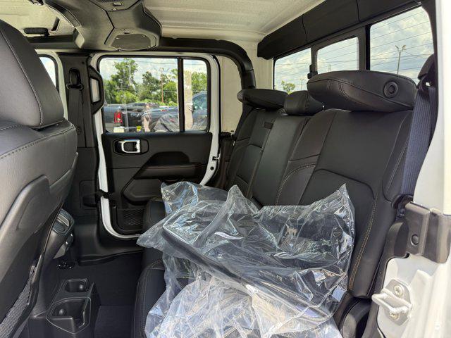 new 2025 Jeep Gladiator car, priced at $39,675
