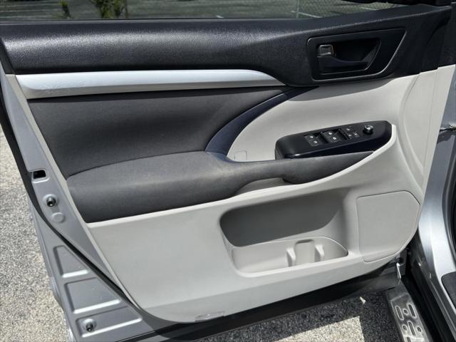 used 2014 Toyota Highlander car, priced at $11,000