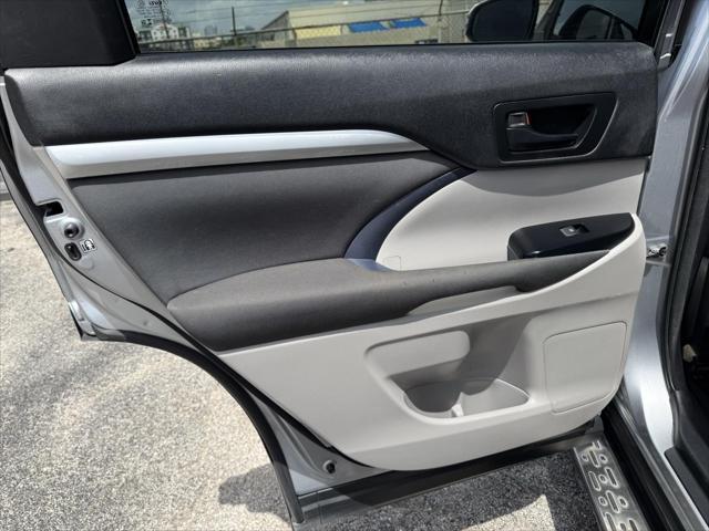 used 2014 Toyota Highlander car, priced at $11,000