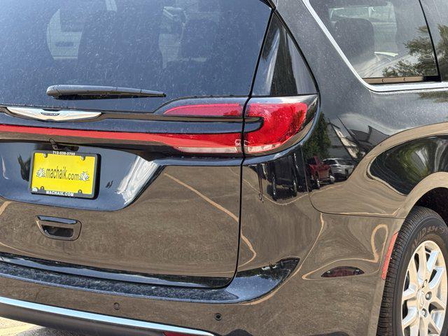 new 2026 Chrysler Pacifica car, priced at $39,321