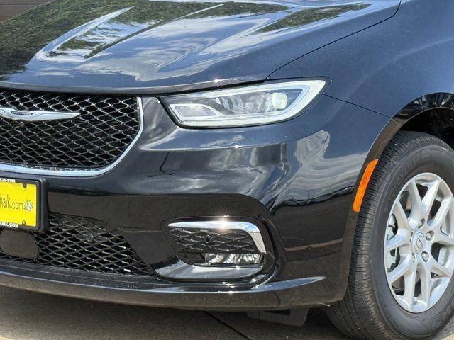 new 2026 Chrysler Pacifica car, priced at $39,321