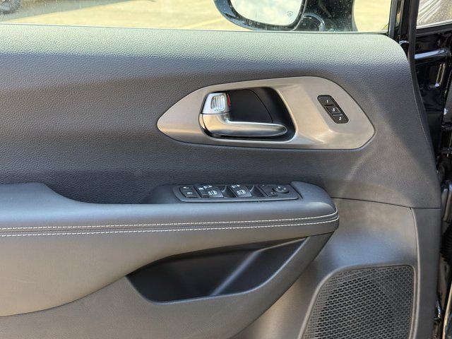 new 2026 Chrysler Pacifica car, priced at $39,321
