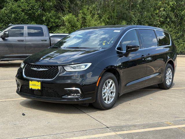 new 2026 Chrysler Pacifica car, priced at $39,321
