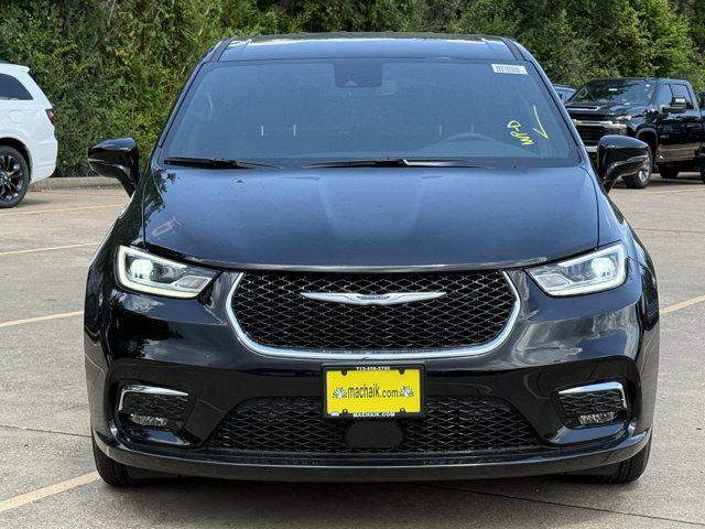new 2026 Chrysler Pacifica car, priced at $39,321