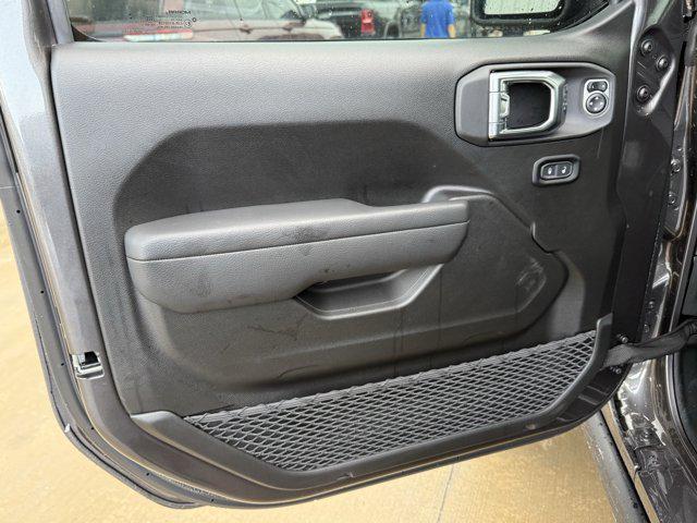 new 2025 Jeep Gladiator car, priced at $43,839