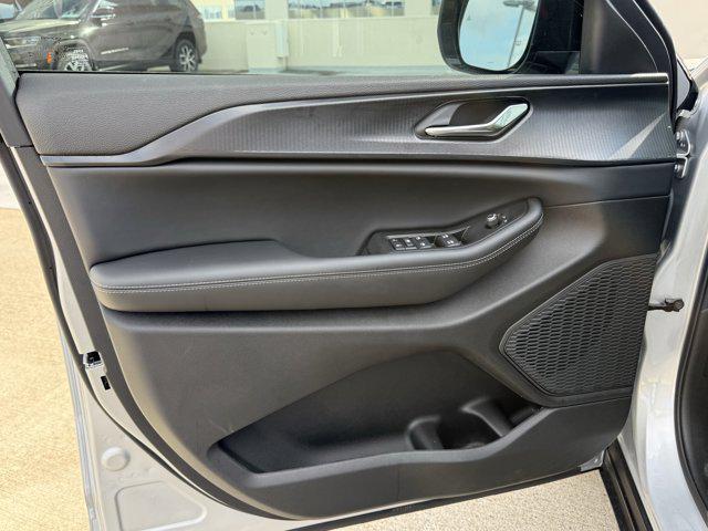 new 2025 Jeep Grand Cherokee car, priced at $38,360