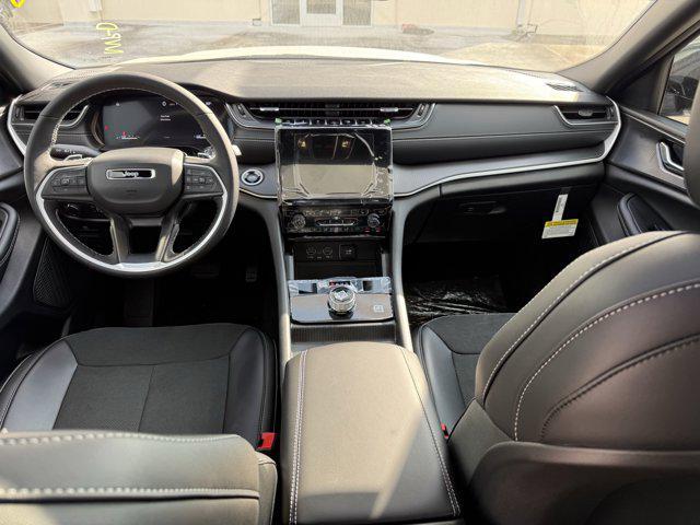 new 2025 Jeep Grand Cherokee car, priced at $38,360