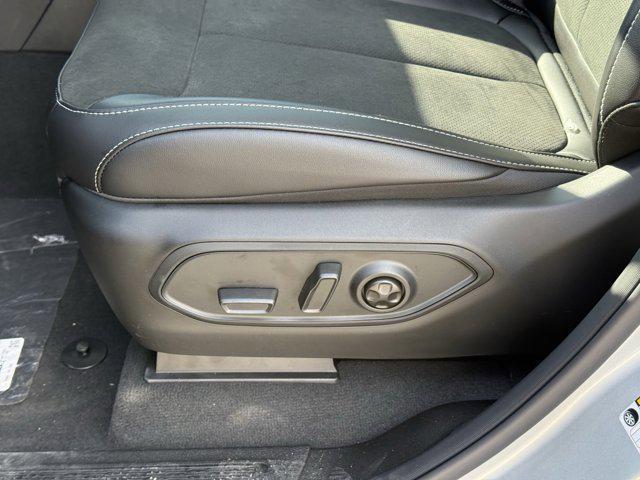 new 2025 Jeep Grand Cherokee car, priced at $38,360