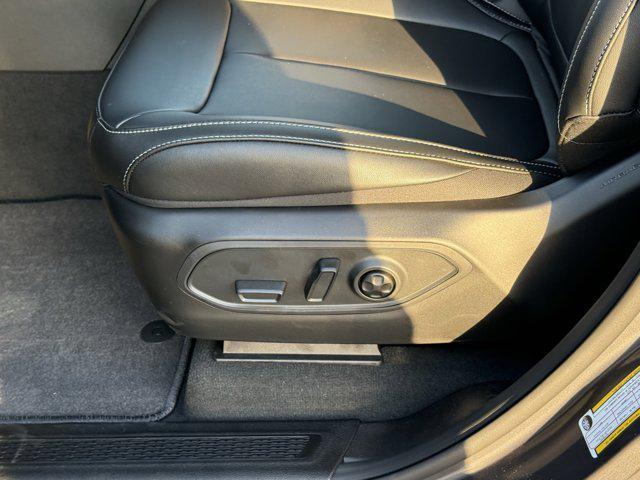 new 2025 Jeep Grand Cherokee car, priced at $37,634