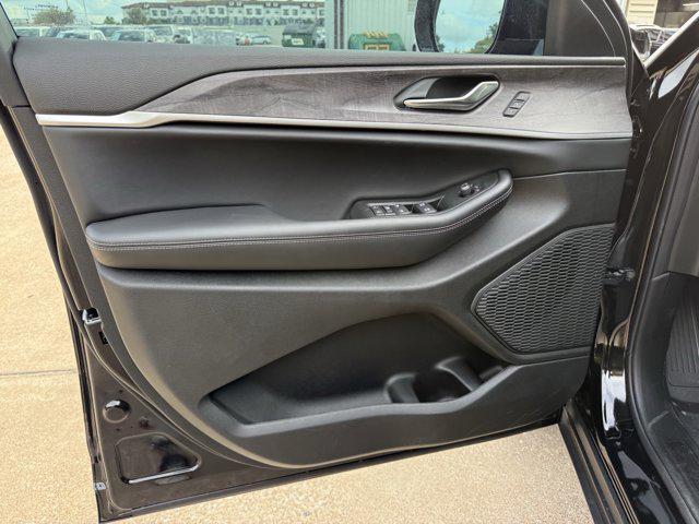 new 2025 Jeep Grand Cherokee L car, priced at $43,517