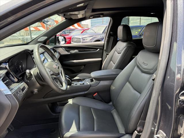 used 2023 Cadillac XT5 car, priced at $35,000