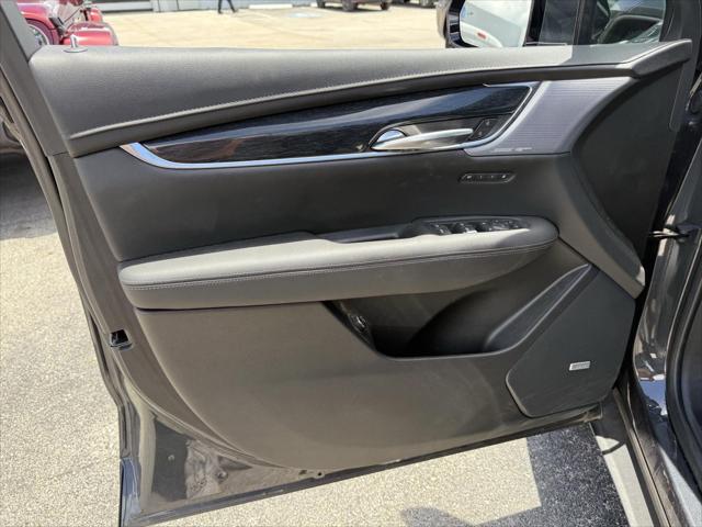 used 2023 Cadillac XT5 car, priced at $35,000