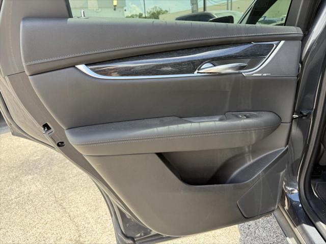 used 2023 Cadillac XT5 car, priced at $35,000