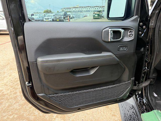 new 2025 Jeep Gladiator car, priced at $41,846