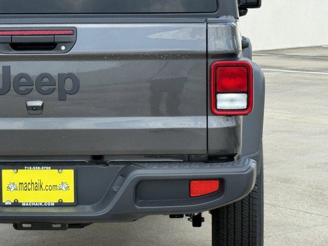 new 2025 Jeep Gladiator car, priced at $36,641