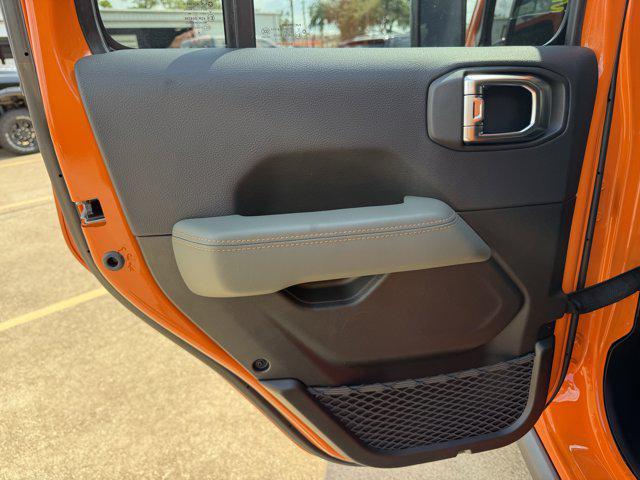 new 2025 Jeep Gladiator car, priced at $48,045