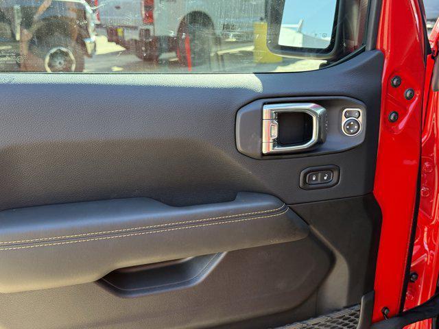 new 2025 Jeep Gladiator car, priced at $41,846