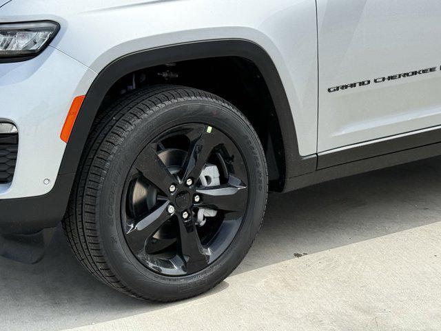 new 2025 Jeep Grand Cherokee car, priced at $44,111