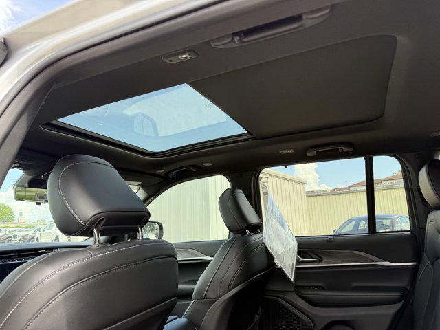 new 2025 Jeep Grand Cherokee car, priced at $44,111